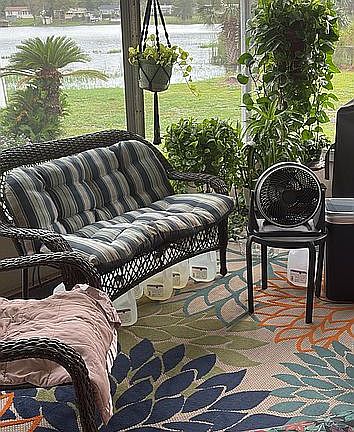 5th image of 581 Oval Ct