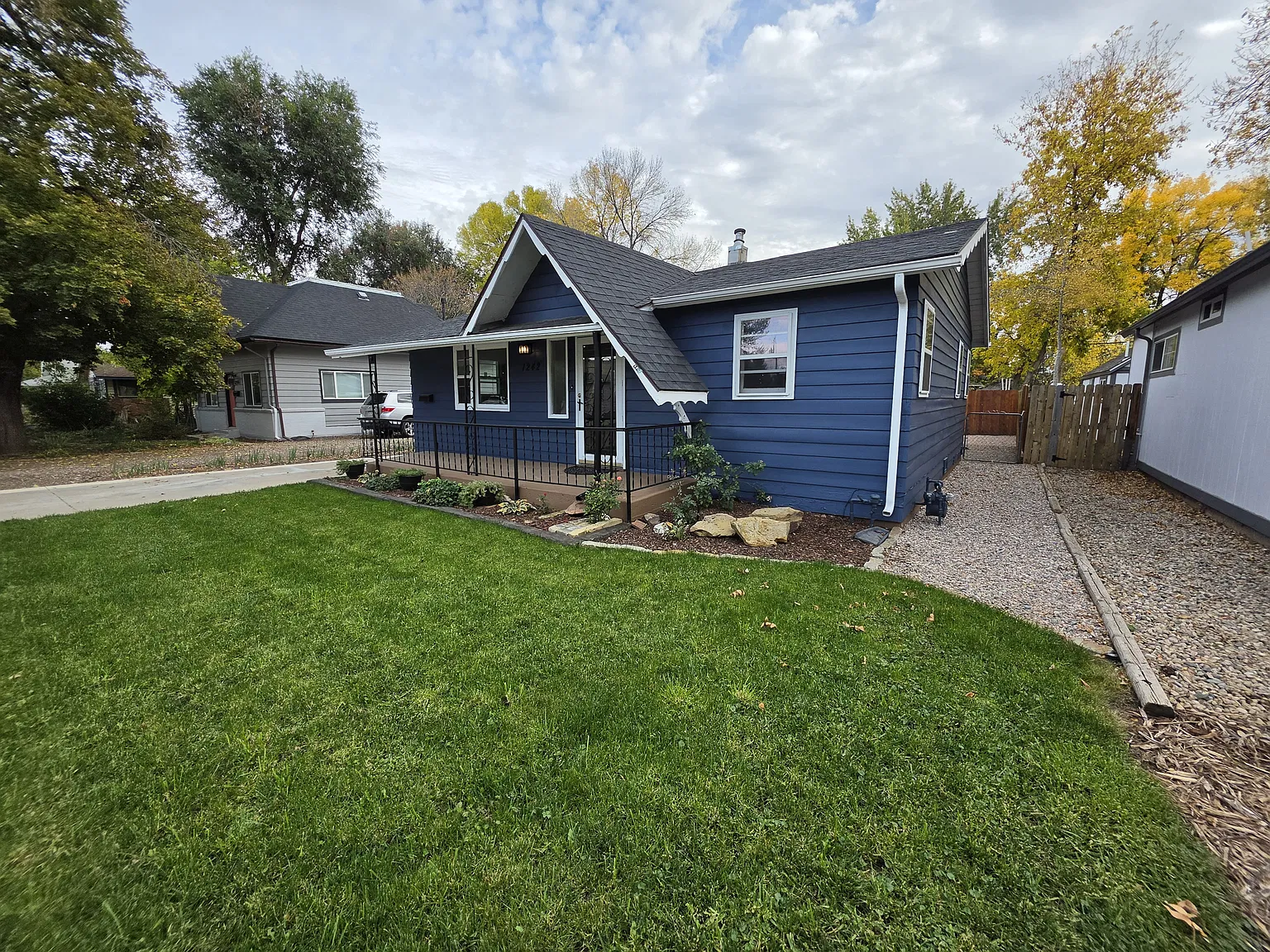 3 bed, 1100 sqft, $2,300 — Photo 1