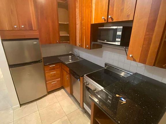 2nd image of 208 E 95th St APT 1A