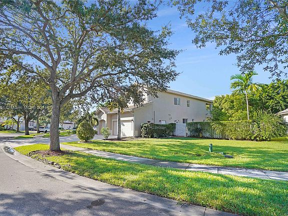 3rd image of 16726 NW 20th St