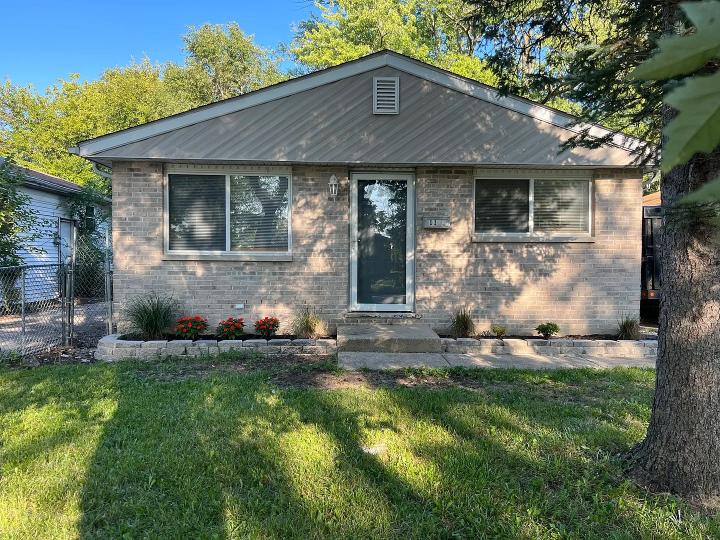 1103 Park Ave photo 1