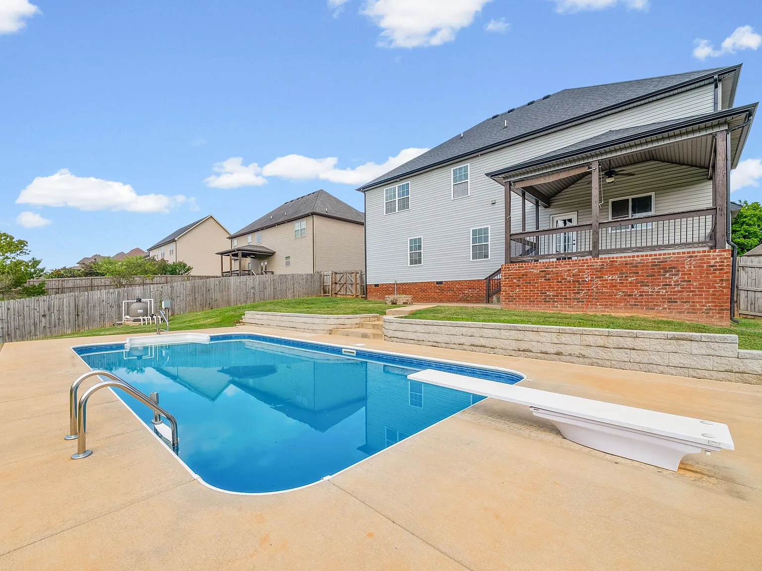 4 bed, 3.5 bath, 3197 sqft, $2,800 — Photo 2