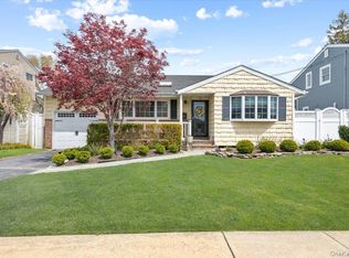 12 W Orlando Street, Massapequa, NY 11758