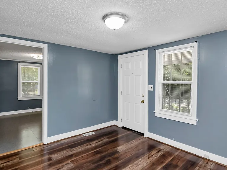 1330 Kingston Rd — Photo 24