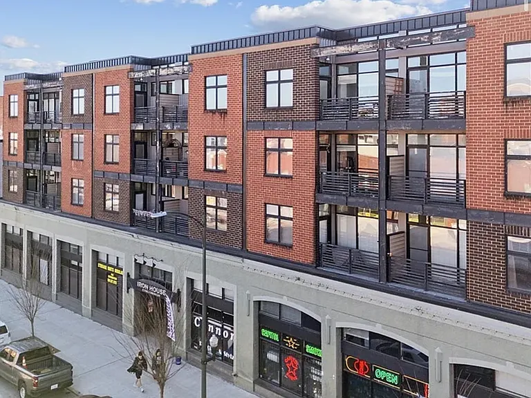 1333 W Broad St #511 — Photo 12