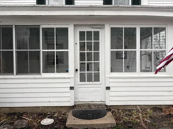 20 Elm St #2, Nassau, NY 12123