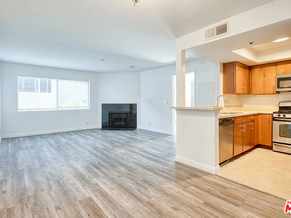 345 S Alexandria Ave #224