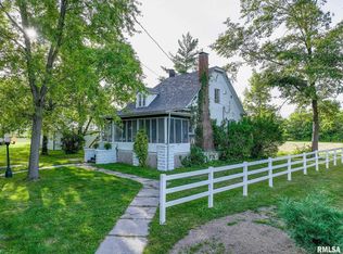 411 N Everett St, Odin, IL 62870