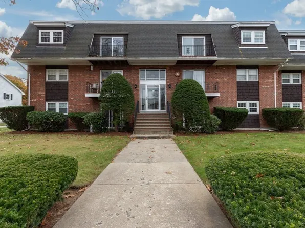 23 Pilgrim Cir APT A, Methuen, MA 01844