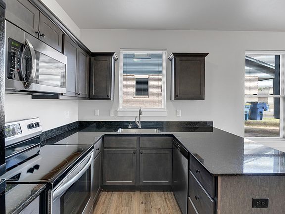 4th image of 3022 E 4th Ave