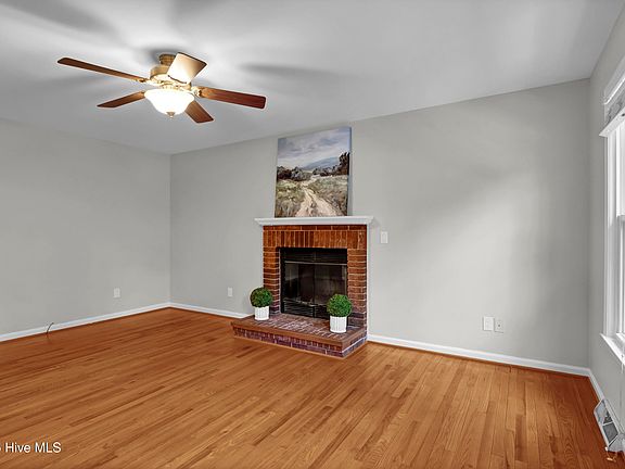 3rd image of 3444 Hampshire Drive