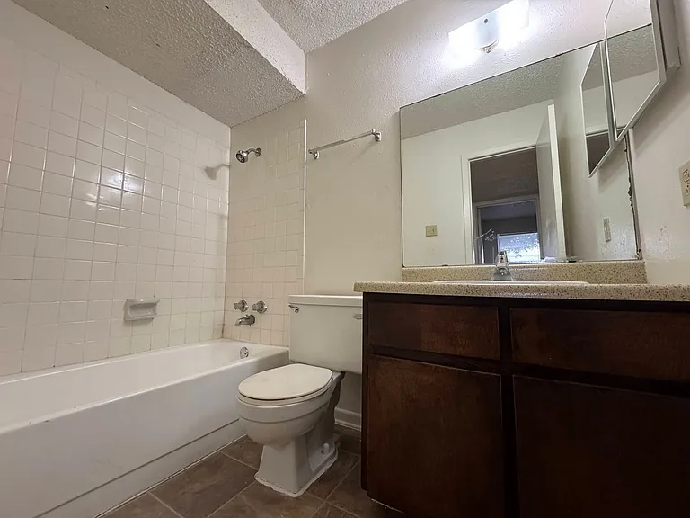 4308 Lake Rd — Photo 40