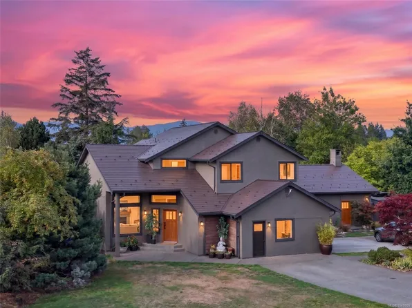 5225 Island Hwy N, Courtenay, BC V9N 3N8