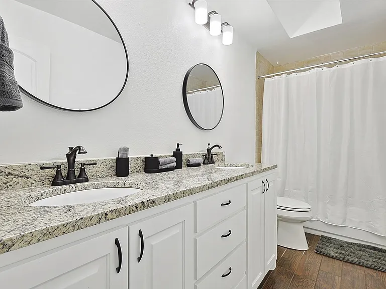 3322 Darby Ln — Photo 50
