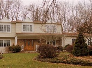8 Hickory Ln, Long Valley, NJ 07853