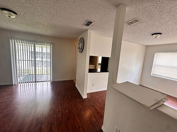 4th image of 4202 Pershing Pointe Pl Unit 1-8