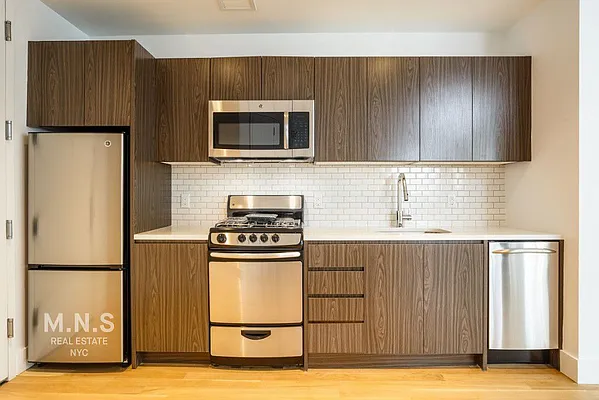 Rented by MNS Marketing | media 32