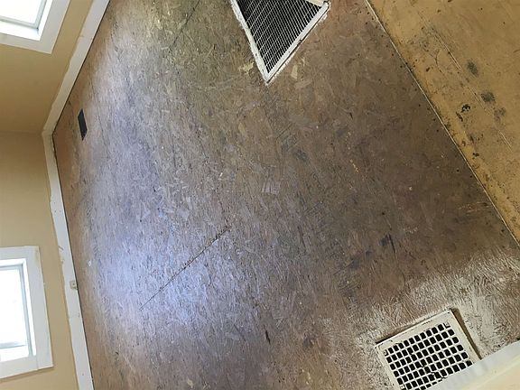4th image of 311 S Taylor St