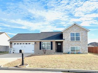 704 Greenfield Ct, Farmington, MO 63640