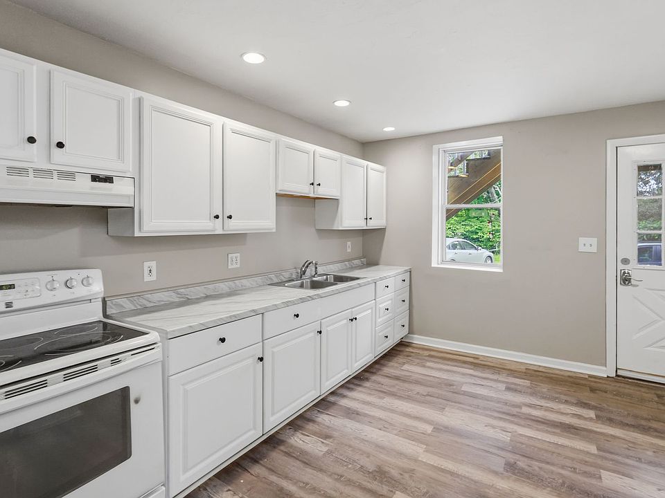 1st image of 12 Elm St #7
