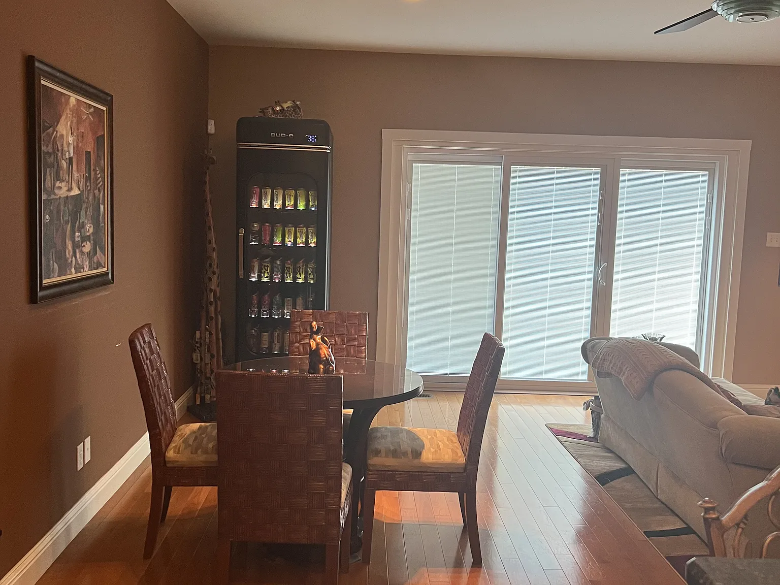 4 bed, 3.5 bath, 2820 sqft, $3,400 — Photo 3