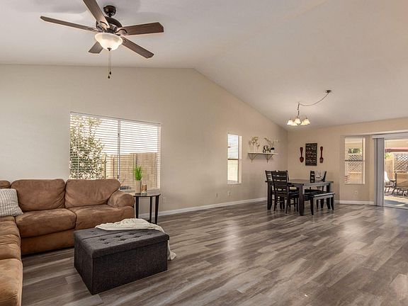 3rd image of 8073 W Dreyfus Dr