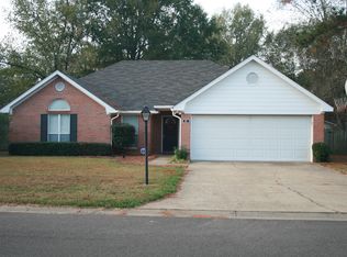 22 Oxford St, Columbus, MS 39702