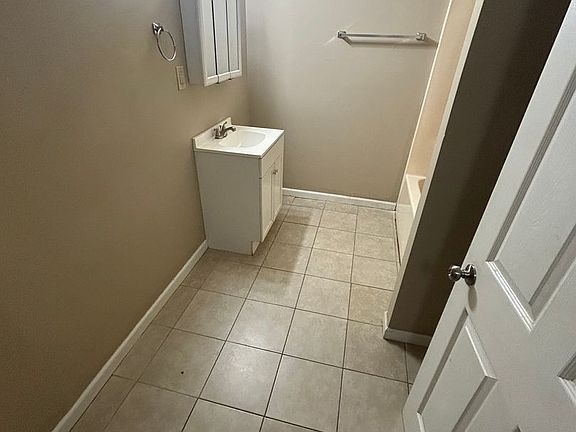 4th image of 314 Church St #31