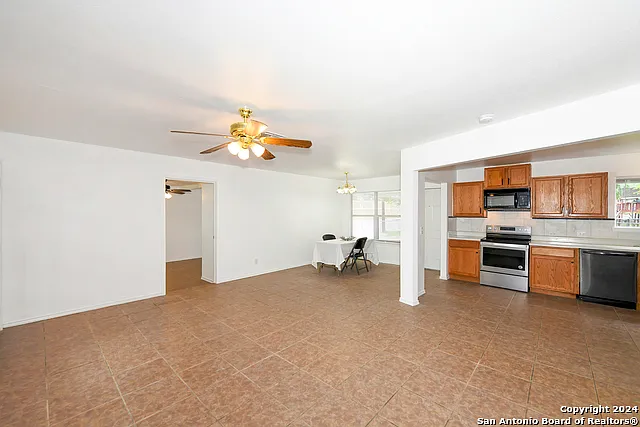 783 Clearview Dr — Photo 8