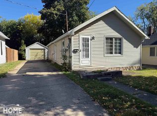 755 Woodlawn Ave, Owosso, MI 48867