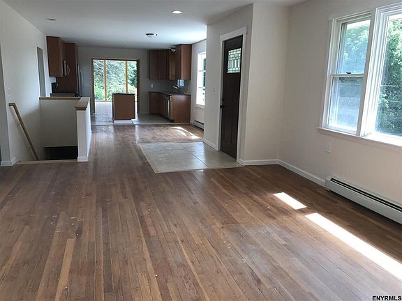 3rd image of 18 Terrace Dr