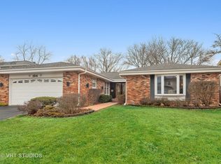 124 W Appletree Ln, Arlington Heights, IL 60004