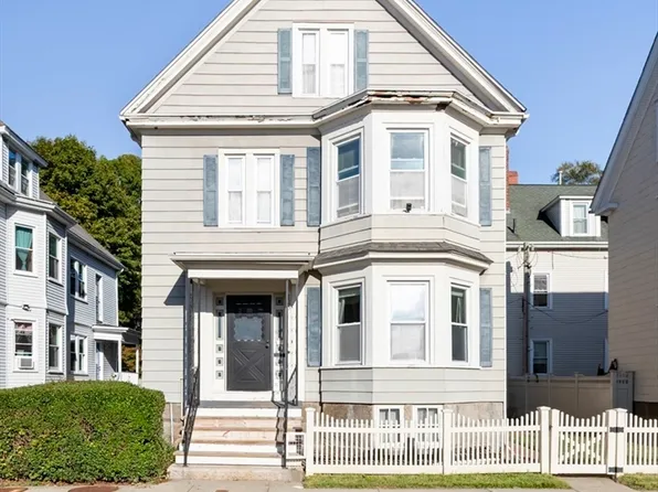 126 Park St, New Bedford, MA 02740