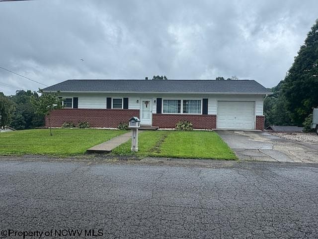 1st image of 210 View St