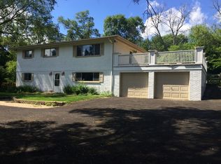 28W466 Roosevelt Rd, Winfield, IL 60190