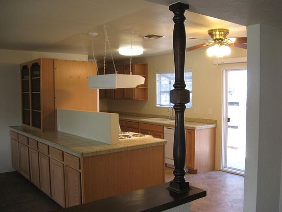 5th image of 627 San Francis Ave