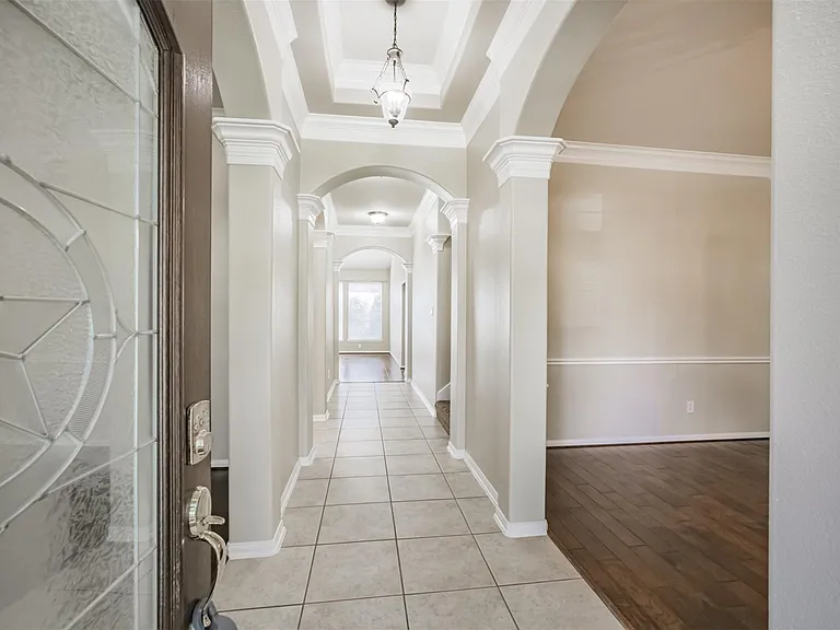 15810 Cypress Hall Dr — Photo 4