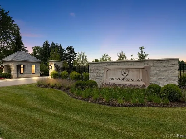 1583 Vista Dr, Oakland, MI 48363