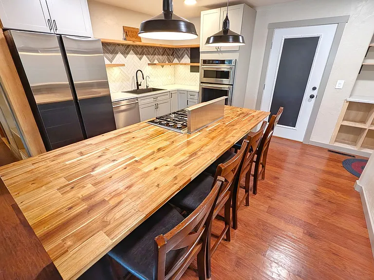 2404 Monterey Rd — Photo 8