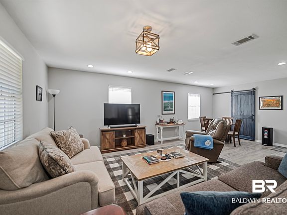 4th image of 5917 Couton Dr