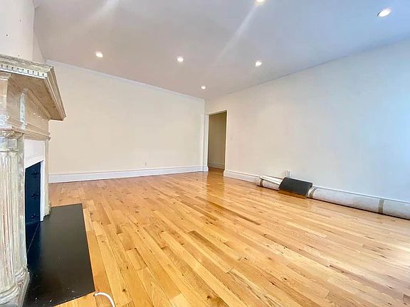 3rd image of 251 W 81st St #4U