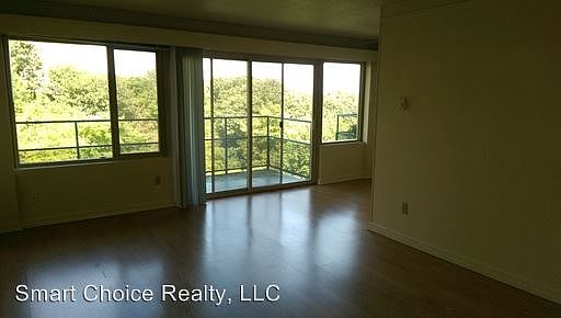 4th image of 1700 Taylor Ave N