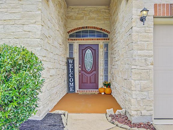 Charming entrance