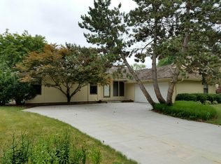 12723 Izard St, Omaha, NE 68154
