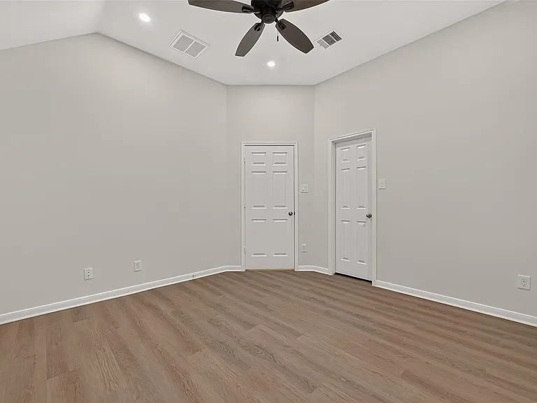 5607 Granite Falls Ln — Photo 16