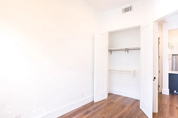 Rented by APT212 INC | media 11
