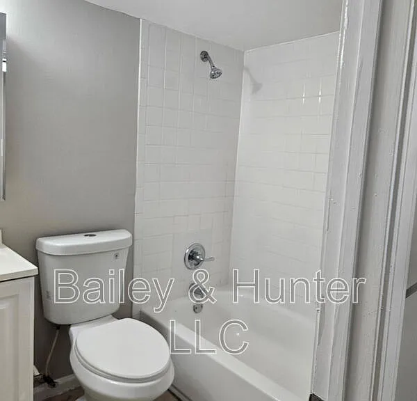 1017 Washington Heights Ter NW #B — Photo 8