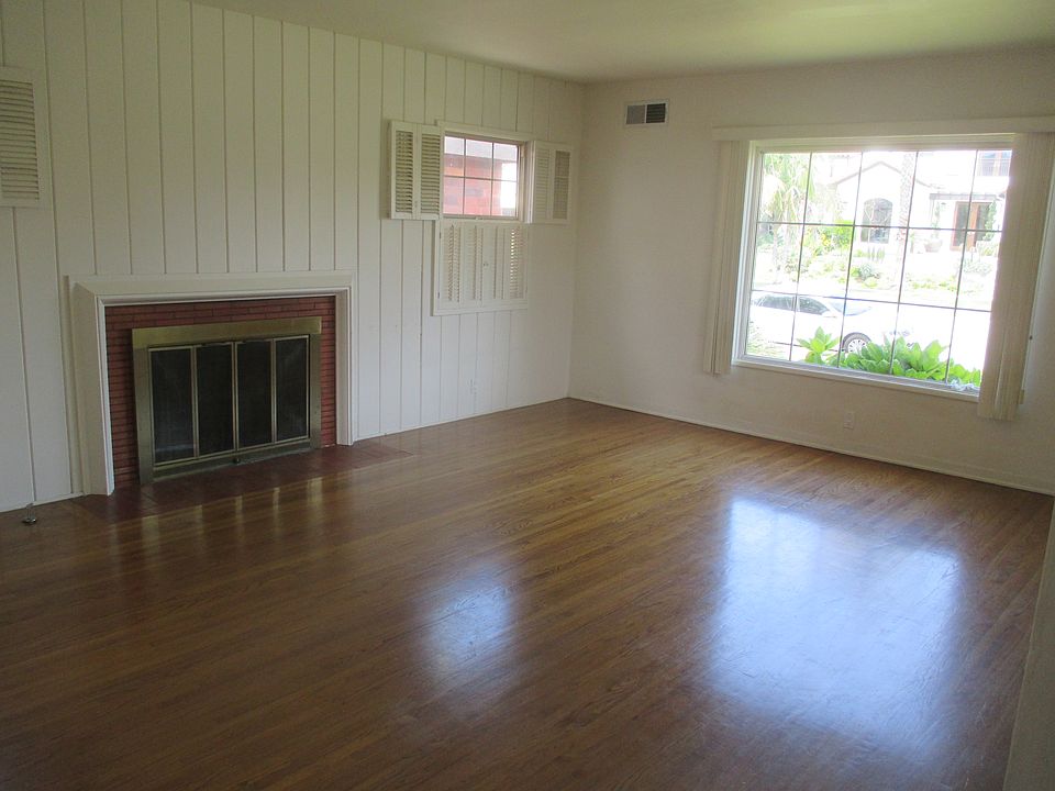 1st image of 214 Avenue E