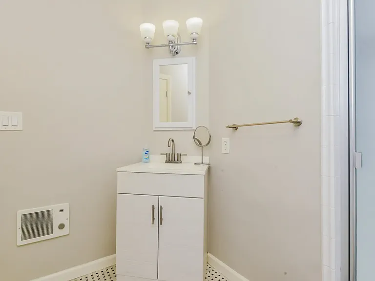 401 S Rodeo Dr #F2 — Photo 13