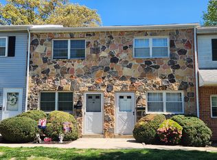 1344 Rolling Glen Dr, Upper Chichester, PA 19061
